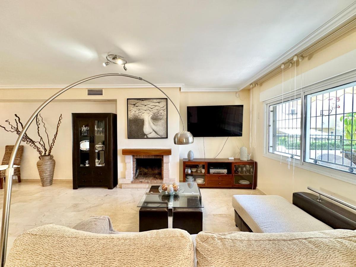 El Arenal Townhouse By The Beach With Swimming Pool - Eaw Homes Marbella Exterior photo